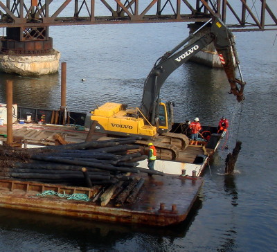 Dominion Atlantic Railway: Bear River Bridge, Digby County, Nova Scotia, 13 Dec 2011