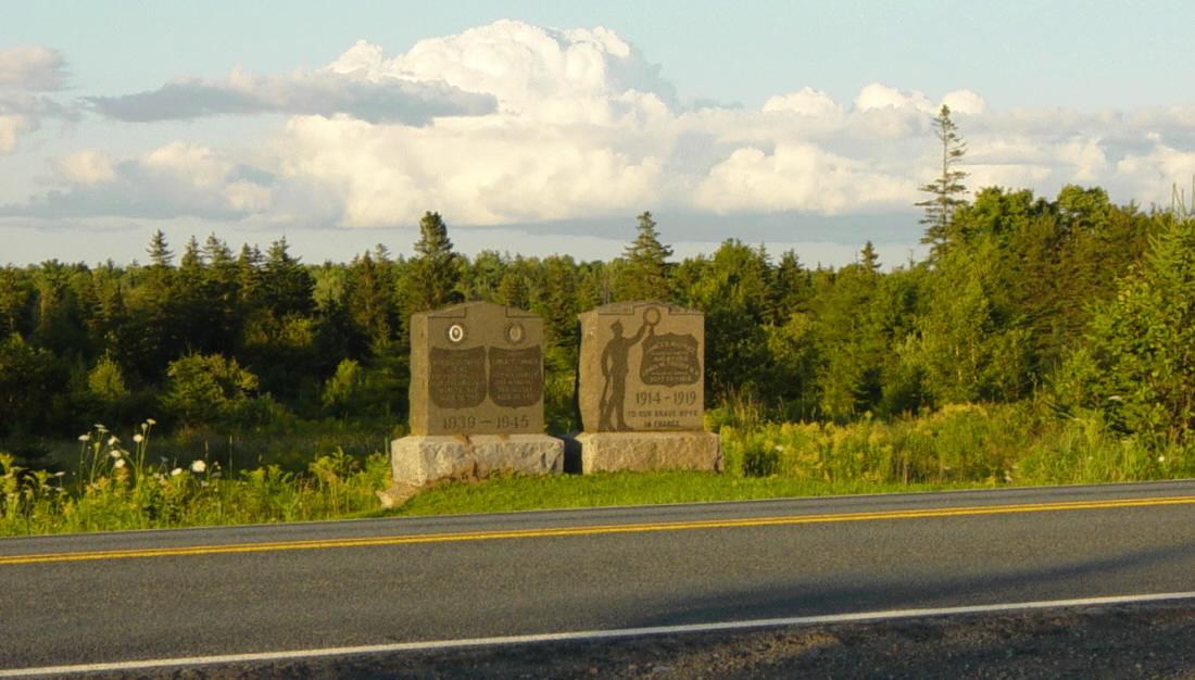 Nine Mile River, Nova Scotia: war memorial monument