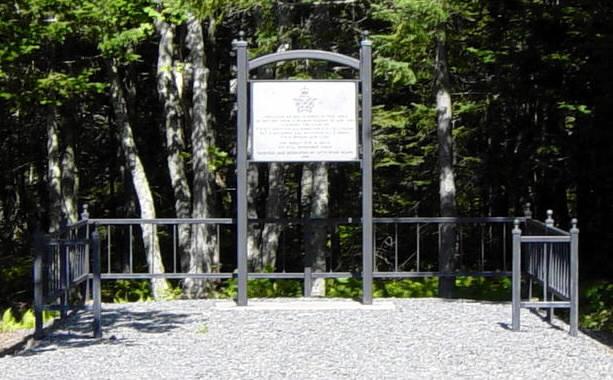 Brow of Mountain: airplane crash memorial